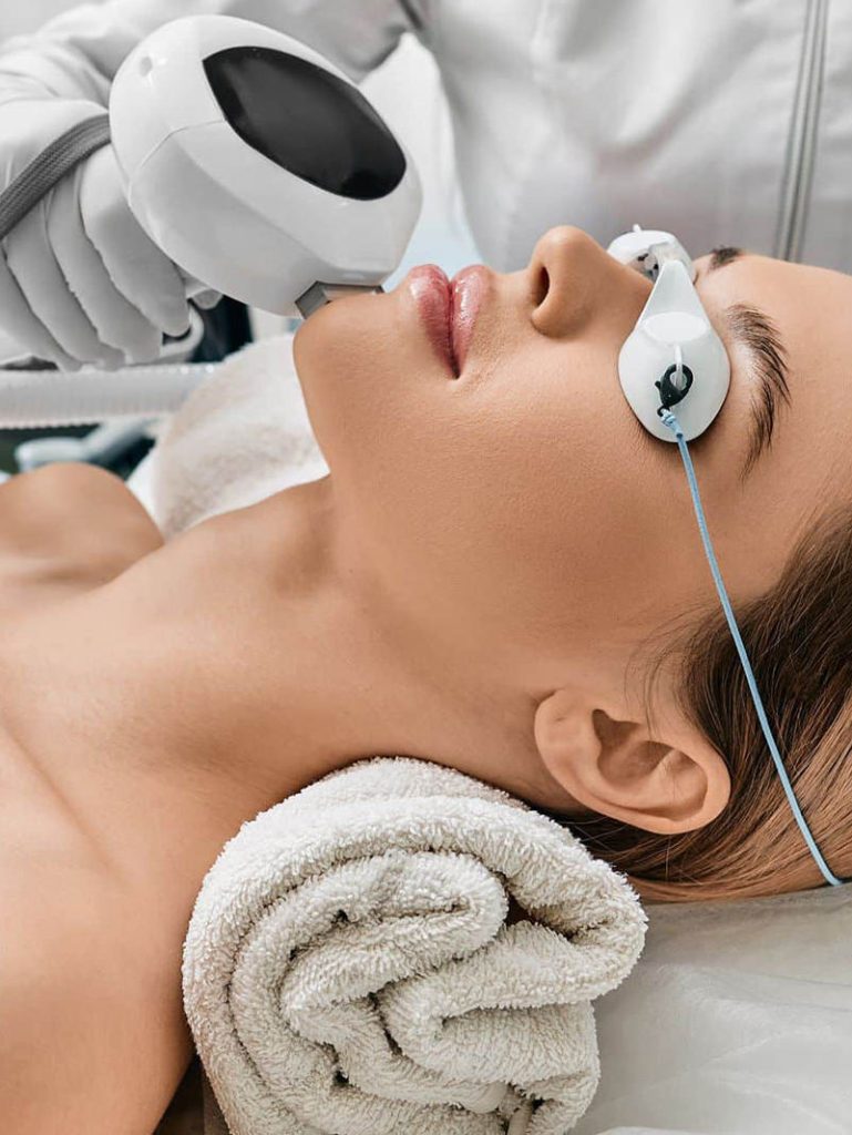 Elle Clinique Esthétique Montréal | Medical Spa Downtown Montreal